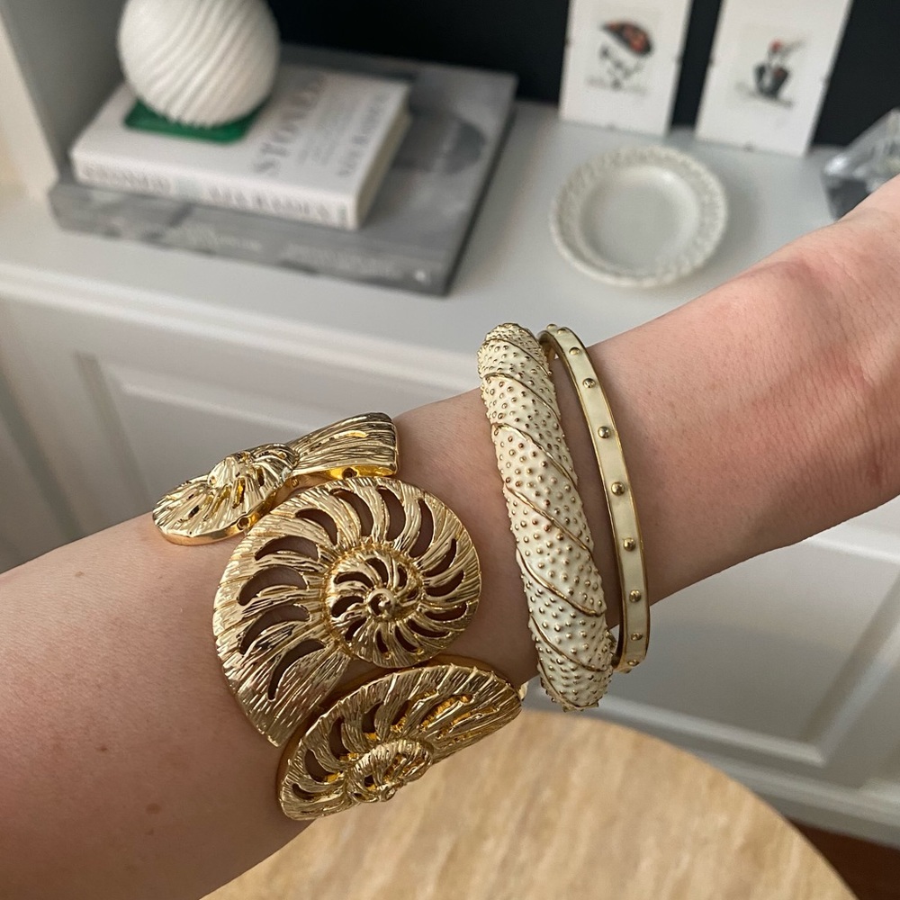 Lilly Pulitzer - Ivory and Gold Tone Hinged Bangle